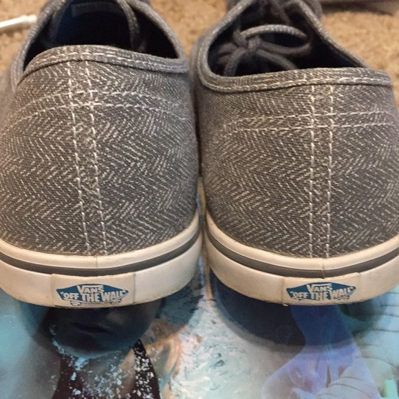 Vans - Picture 2 of 6